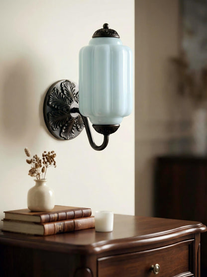 Melkglazen Wandlamp Eloise voor Hal en Slaapkamer | Vintage Wandverlichting met Melkwit Glas