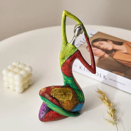 Handgemaakte Abstracte Vrouwenbeelden in Felle Kleuren – Elegante Harsen Sculpturen voor Woonkamer, Slaapkamer & Werkplek | Moderne Kunstdecoratie | Expressieve Interieurobjecten | Cadeau voor Kunstliefhebbers