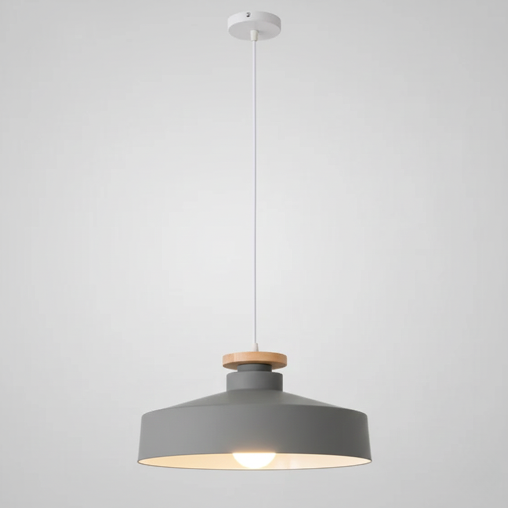 Hanglamp met Houten Kap en Aluminium Accent – Scandinavisch Design voor Eetkamer en Woonkamer