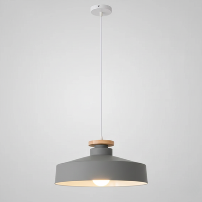 Hanglamp met Houten Kap en Aluminium Accent – Scandinavisch Design voor Eetkamer en Woonkamer