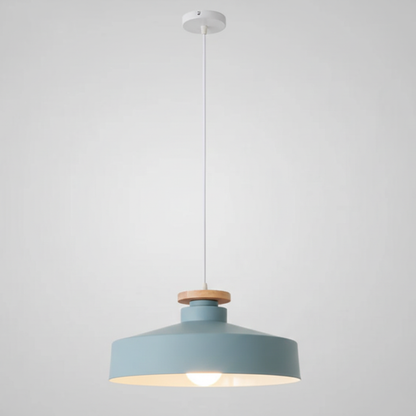Hanglamp met Houten Kap en Aluminium Accent – Scandinavisch Design voor Eetkamer en Woonkamer