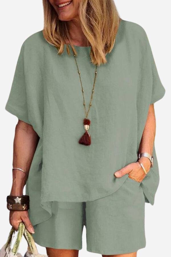 Vrouwelijke Zomerset: Blouse en Korte Broek