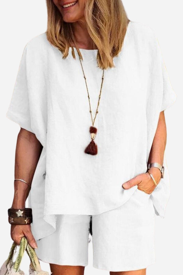 Vrouwelijke Zomerset: Blouse en Korte Broek