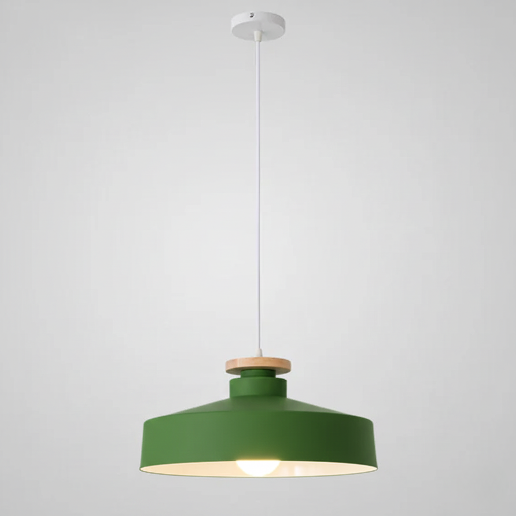 Hanglamp met Houten Kap en Aluminium Accent – Scandinavisch Design voor Eetkamer en Woonkamer