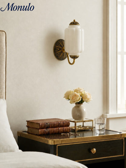 Melkglazen Wandlamp Eloise voor Hal en Slaapkamer | Vintage Wandverlichting met Melkwit Glas