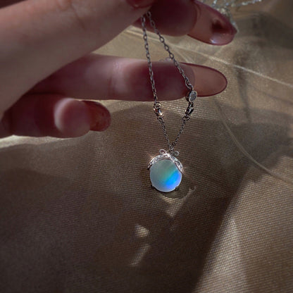 Gloeiende Maansteen Ketting met Vuurvlieg Motief Verzilverd Hanger