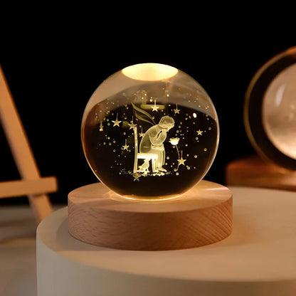 Glazen Nachtlampje met 3D Lasergravure en LED Verlichting op Houten Voet – Sfeerverlichting voor Slaapkamer en Woonkamer