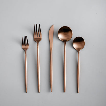 Minimalistisch Bestekset Titanium-Coating 18/10 Roestvrij Staal Premium Servies Modern Tafelgerei Luxe Eetgerei Chique Tafelstyling Elegant Cutlery Set 4 tot 16 Personen