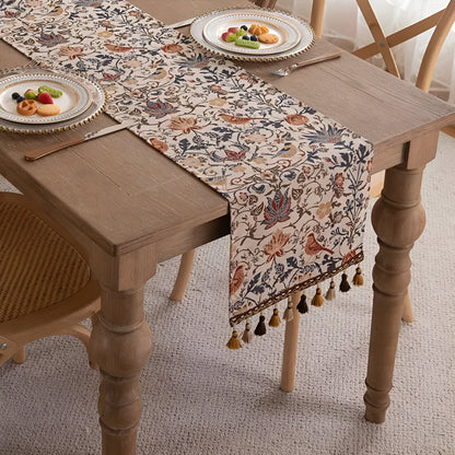 Vintage Jacquard Tafelloper met Vogel & Bloemmotief – Landelijke Elegantie met Kwastjes