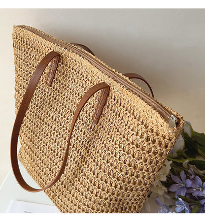 Gevlochten Rieten Mandje met Lederen Hengsels – Natuurlijke Handtas voor Markt en Stad – Scandinavisch Design