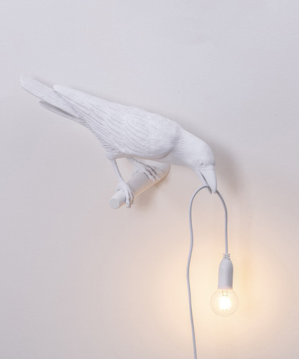 Decoratieve Vogellamp Raaf met Gloeilamp in Snavel Zwart Wit Staand Kunsthars Tafellamp Sfeervol Woonkamer Slaapkamer Kantoor Origineel Sculptuurontwerp