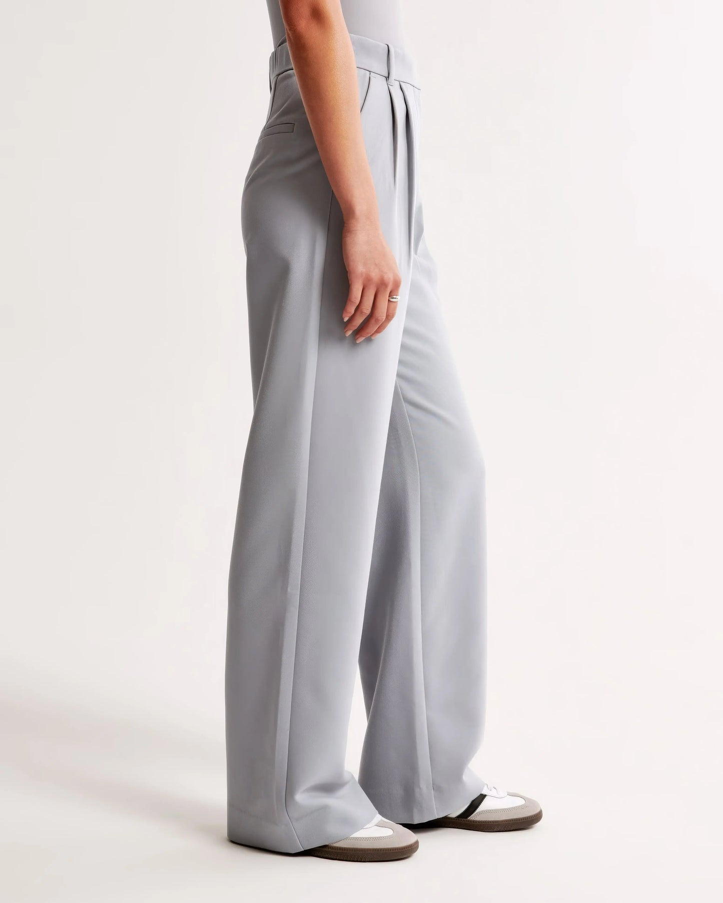 Vrouwelijke Zomerbroek Stijlvolle Mia Broek Korte Broek