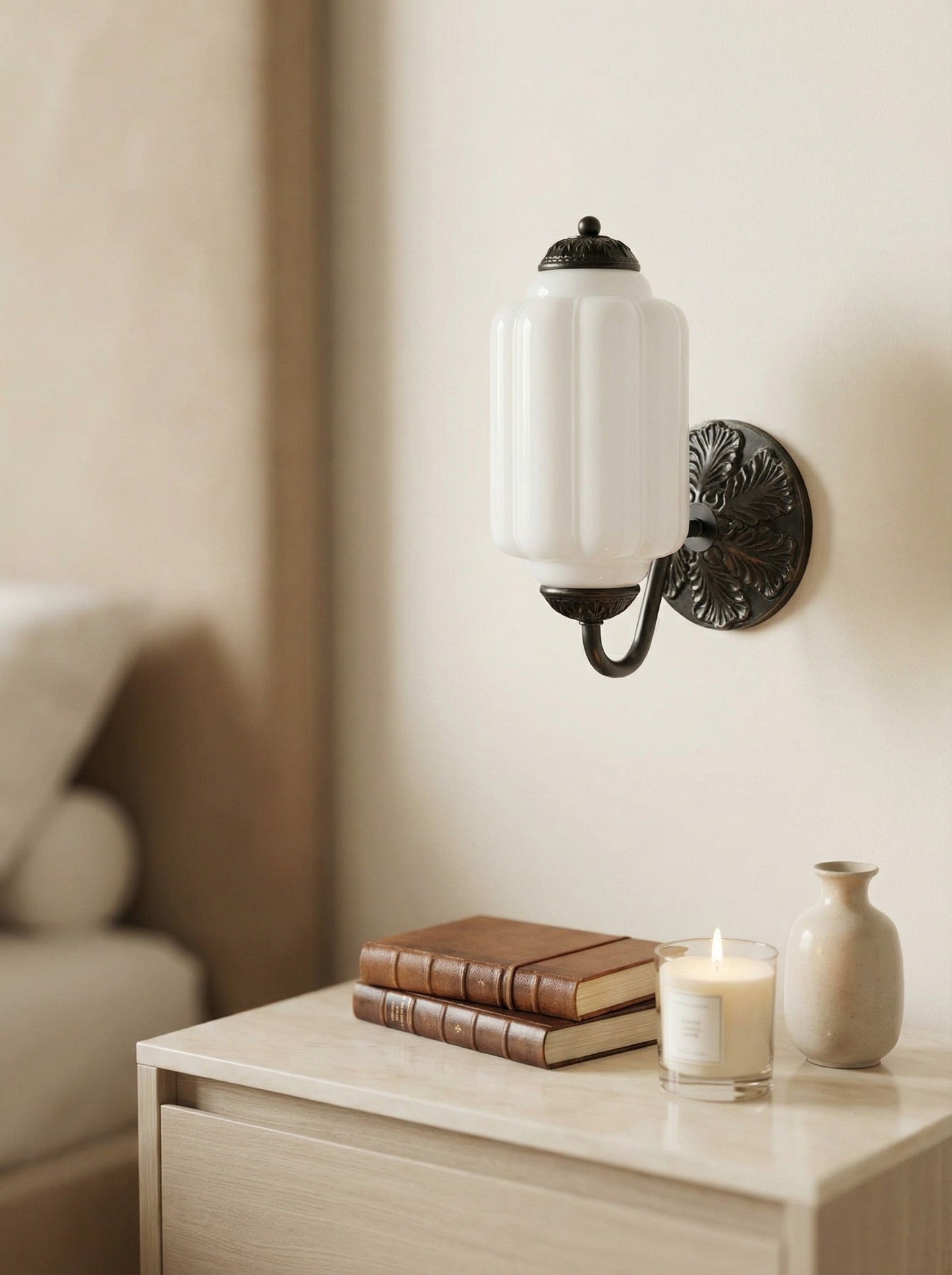 Melkglazen Wandlamp Eloise voor Hal en Slaapkamer | Vintage Wandverlichting met Melkwit Glas