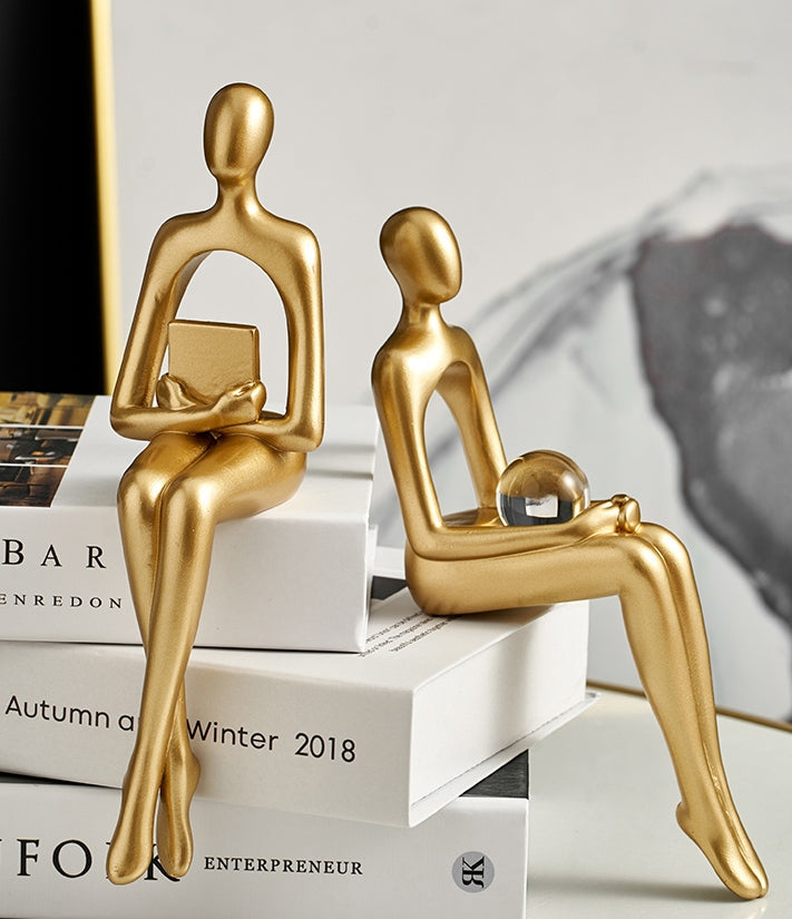 Zittende Abstracte Hars Sculptuur Figuur Modern Kunstobject Decoratief