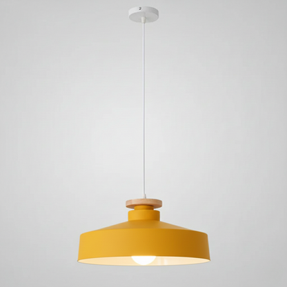 Hanglamp met Houten Kap en Aluminium Accent – Scandinavisch Design voor Eetkamer en Woonkamer