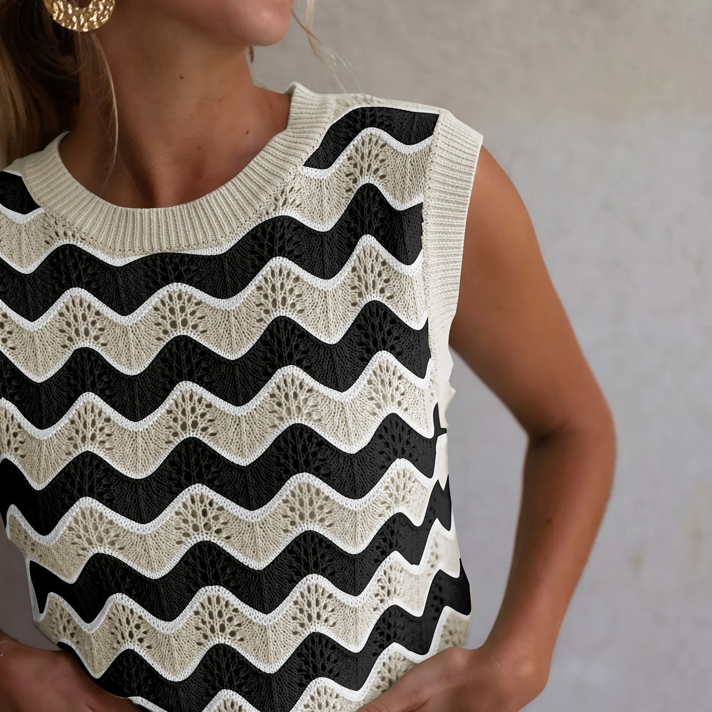 Dames Mouwloos Kabelgebreid Vest Met Contrasterende Halslijn