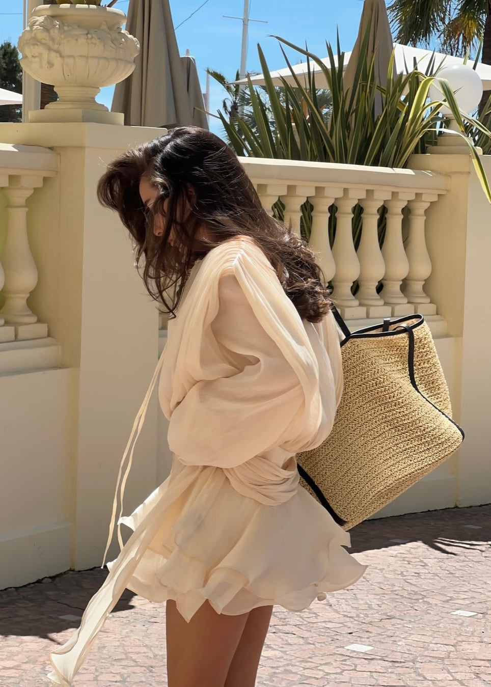 Kort Mini Jurk met Plooi en Parelknopen Champagne