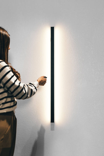 Minimalistische Lineaire Wandlamp Met Geïntegreerde LED Verlichting En Modern Design