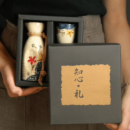 Japans Sakura Sake Serviesset met Karaf en Kopjes – Keramiek met Kersenbloesem Motief