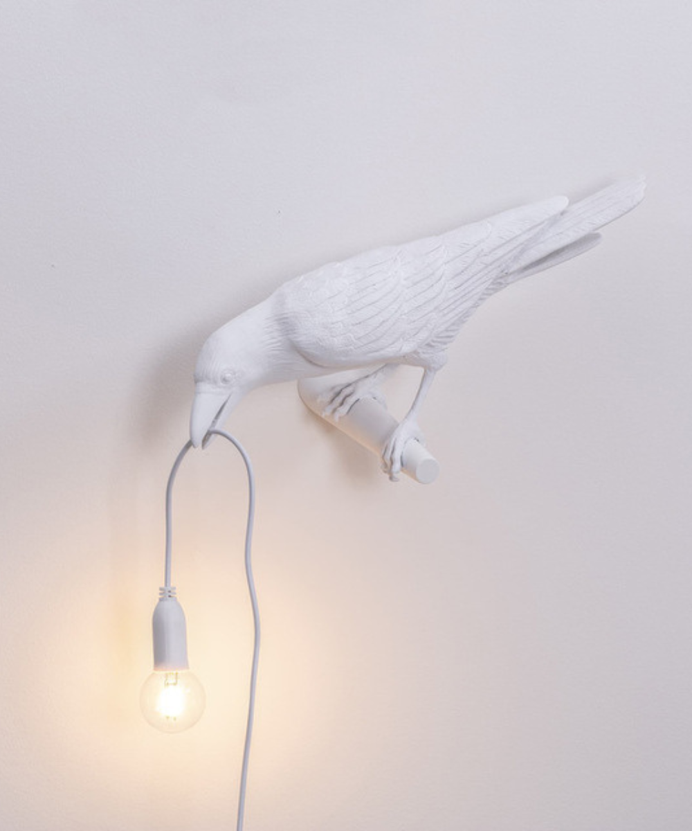 Decoratieve Vogellamp Raaf met Gloeilamp in Snavel Zwart Wit Staand Kunsthars Tafellamp Sfeervol Woonkamer Slaapkamer Kantoor Origineel Sculptuurontwerp