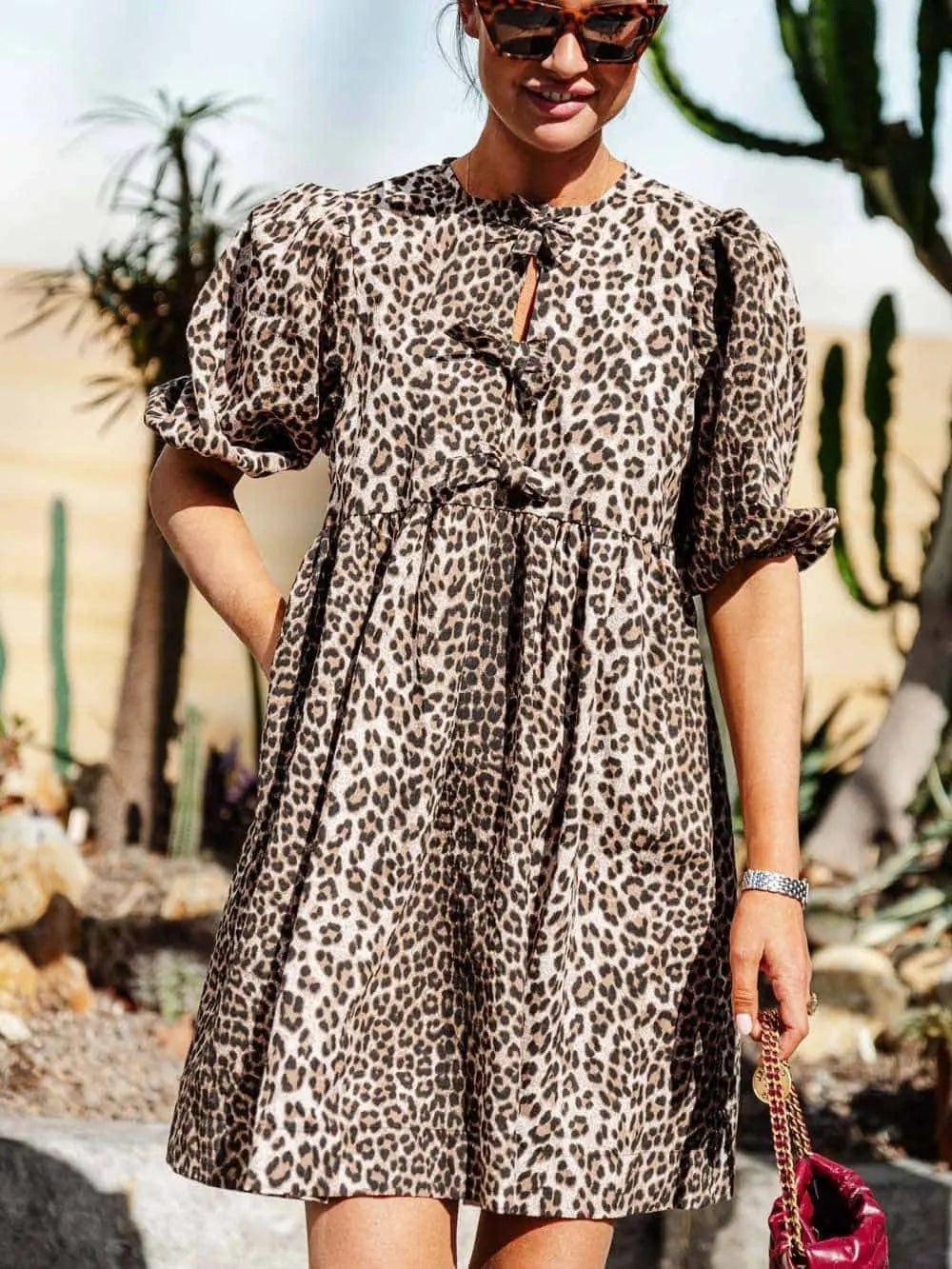 Dames Jurk Luipaardprint Kort Model met Puffmouwen - StudioMarella