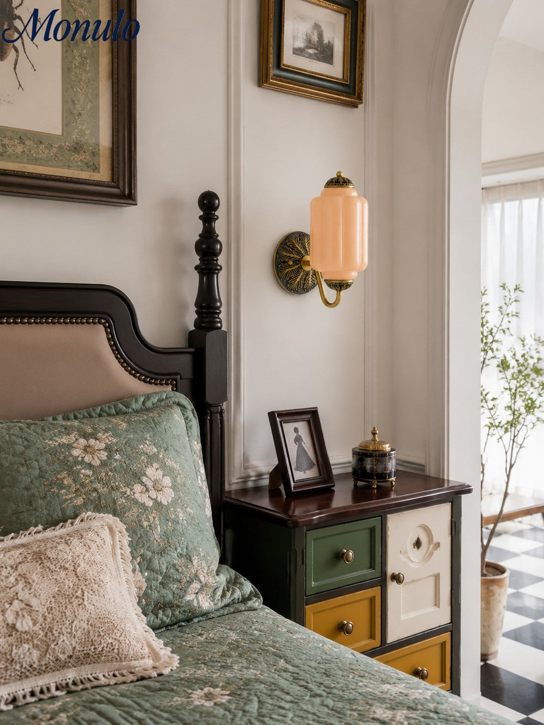 Melkglazen Wandlamp Eloise voor Hal en Slaapkamer | Vintage Wandverlichting met Melkwit Glas