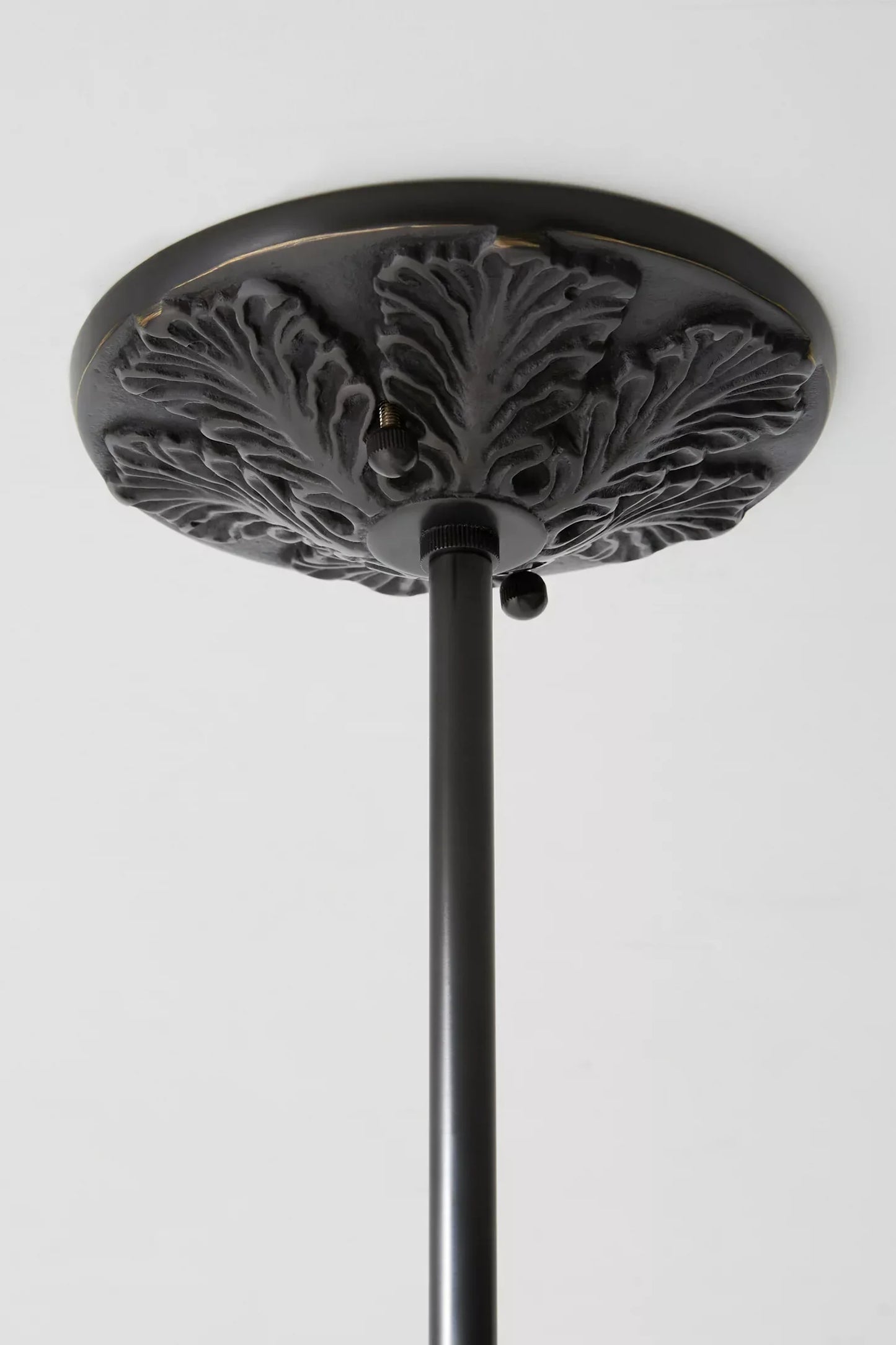 Melkglazen Kroonluchter Vintage Afwerking Tijdloze Elegantie Klassieke Verlichting voor Eetkamer Woonkamer