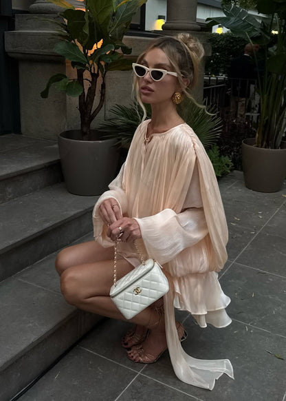 Kort Mini Jurk met Plooi en Parelknopen Champagne