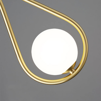 Nordic Hanglamp met Strakke Silhouet – Zwart & Goud Design