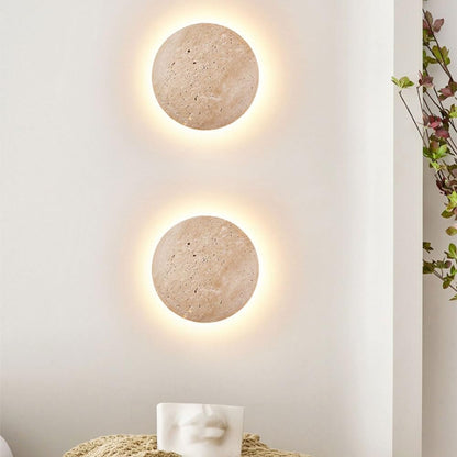 Wandlamp met Natuursteen – Minimalistische Verlichting in Travertijn met Indirecte Lichtstraal voor Sfeervolle Wandaccentuering