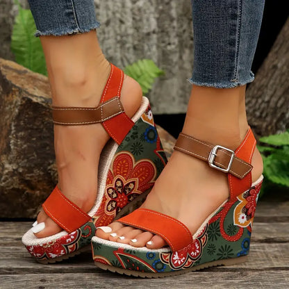 Dames Sandalen met Sleehak en Bloemenprint → Dames Schoenen Sandalen Sleehak Bloemenprint Zomer