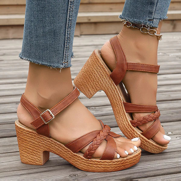 Vrouwelijke Gevlochten Sandalen Christina Stijl