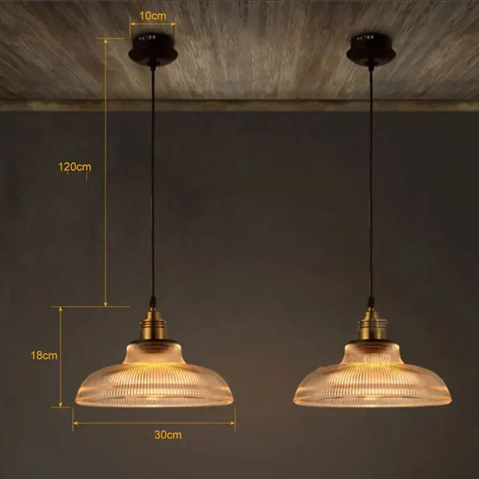 Glazen hanglamp met ribbelglas en warm licht voor eetkamer, woonkamer en keuken