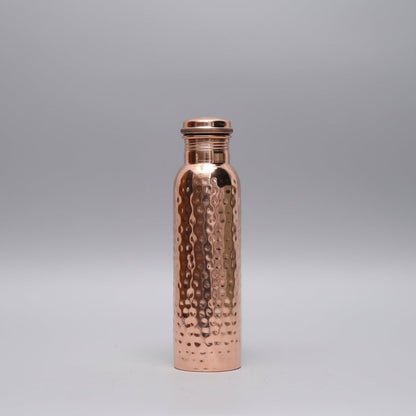 Ayurveda Waterfles Koper 800ML Gehamerd Lekvrij Nachtkastje