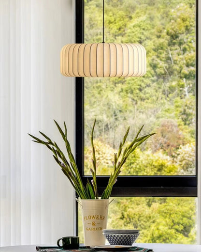 Moderne hanglamp met stoffen lampenkap – minimalistische design plafondlamp in stretchstof voor eetkamer en woonkamer