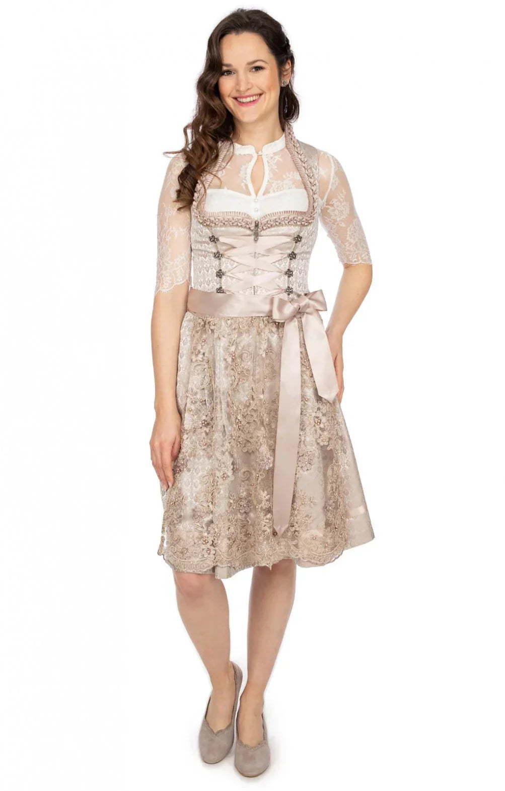 Traditionele Dames Tracht met Schort en Bloes