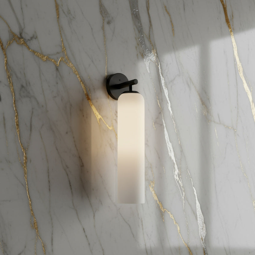 Glazen Wandlamp met Gouden of Zwarte Armatuur – Moderne Verlichtingstoevoeging