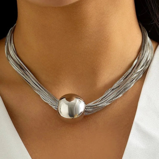 Ketting met Glanzende Bol Elegante Zilveren Halsketting - StudioMarella