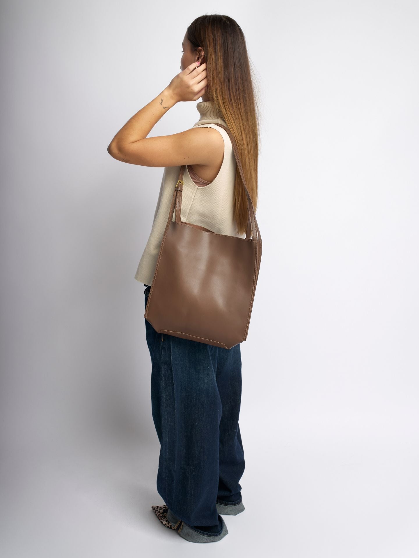 Vegan Leren Schoudertas Halfrond Elegant en Ruim