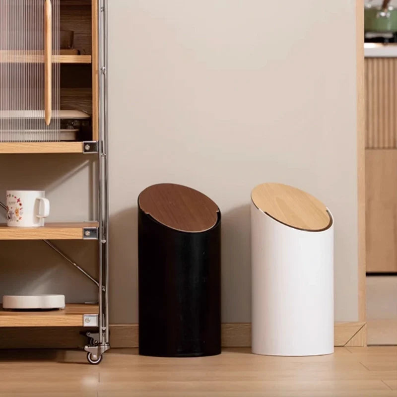 Japandi Afvalbak met Zwenkdeksel – Walnootkleurige Houten Afwerking en Minimalistische Vormgeving – 9L Zwenkafvalbak voor Badkamer en Kantoor