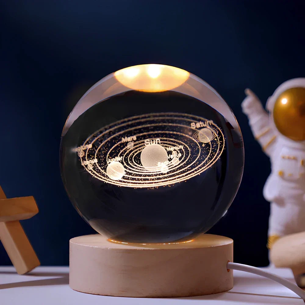 Glazen Nachtlampje met 3D Lasergravure en LED Verlichting op Houten Voet – Sfeerverlichting voor Slaapkamer en Woonkamer