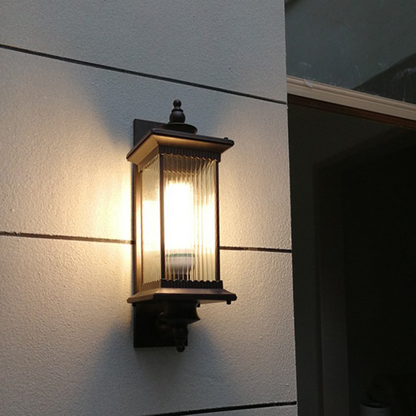 Buitenwandlamp met Geribbeld Glas en Zwart Metalen Behuizing – Klassieke Buitenverlichting voor Tuin, Entree en Terras