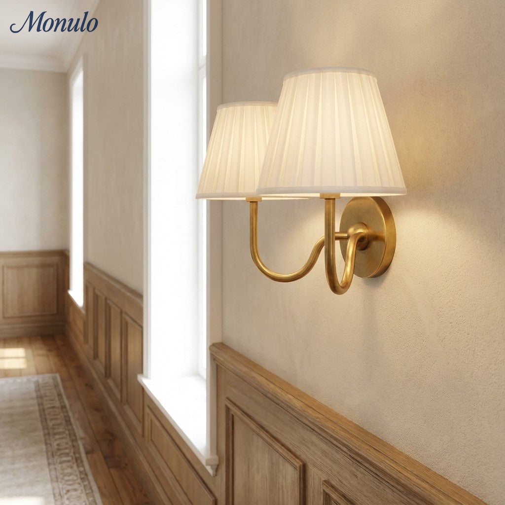 Wandlamp met Geplisseerde Stoffen Kap – Klassieke Verlichting voor Slaapkamer en Woonkamer