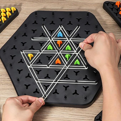 Strategisch Driehoekspel – Elastiekenpuzzel met Houten Pinnen voor Concentratie en Tactisch Denken