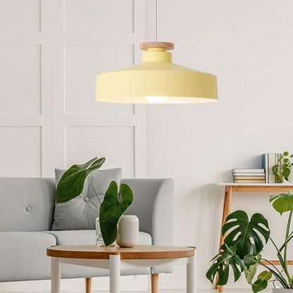 Hanglamp met Houten Kap en Aluminium Accent – Scandinavisch Design voor Eetkamer en Woonkamer