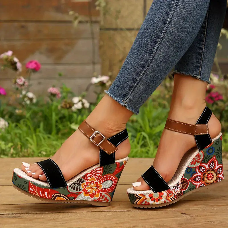 Dames Sandalen met Sleehak en Bloemenprint → Dames Schoenen Sandalen Sleehak Bloemenprint Zomer