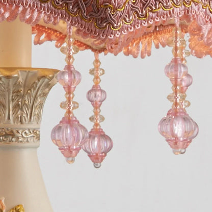 Romantische Tafellamp met Stoffen Kap en Parels – Elegante Decoratieve Nachtlamp met Kant en Rozenmotief – Klassieke Vintage Sfeerlamp voor Slaapkamer en Woonkamer