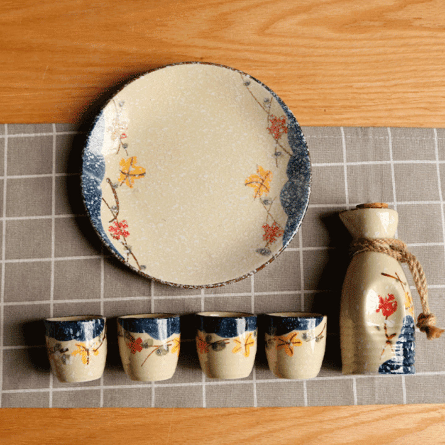 Japans Sakura Sake Serviesset met Karaf en Kopjes – Keramiek met Kersenbloesem Motief