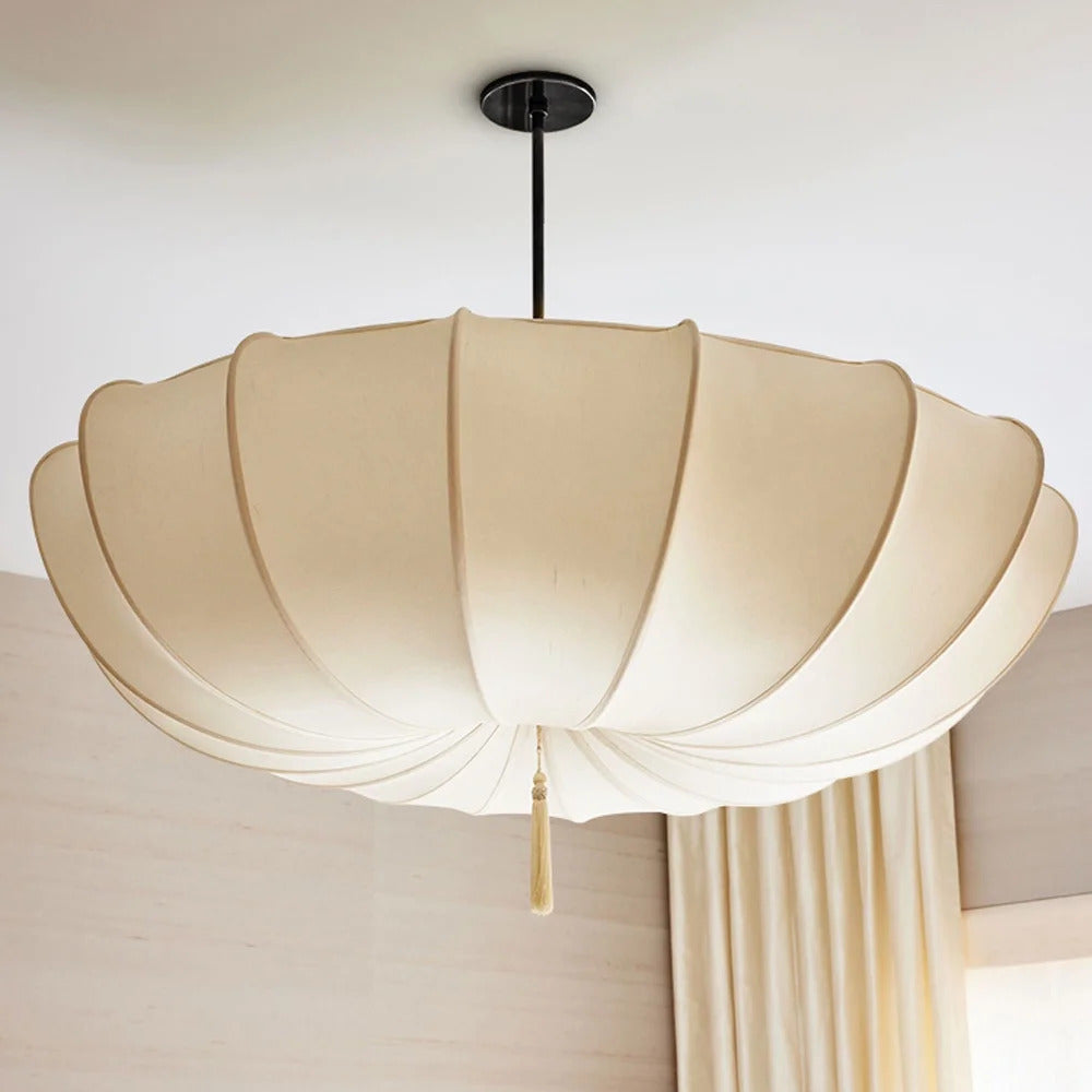 Luxe Wolkvormige Plafondlamp Met Zachte Sfeerverlichting In Frans Design