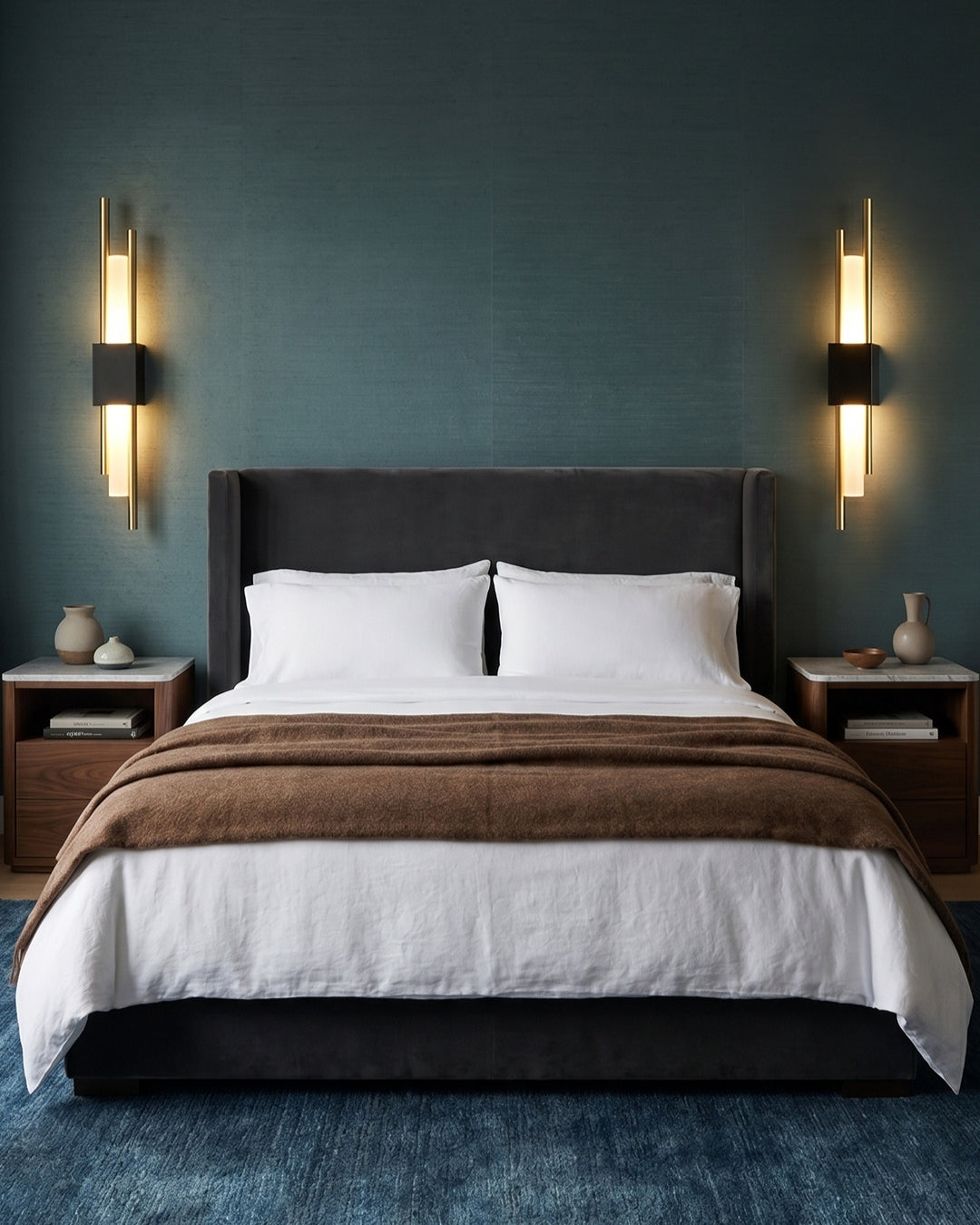 Scandinavische Minimalistische Wandlamp – Modern Verticaal Design met Gerichte LED-Verlichting – Zwart Goud